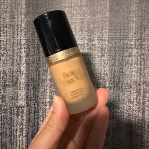 Too Faced Born This Way Foundation - Light Beige